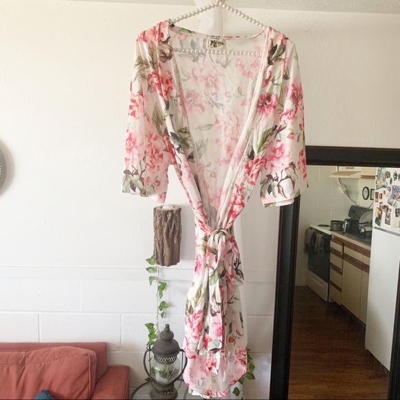 Show Me You Mumu Floral Brie Robe - Picture 5 of 8